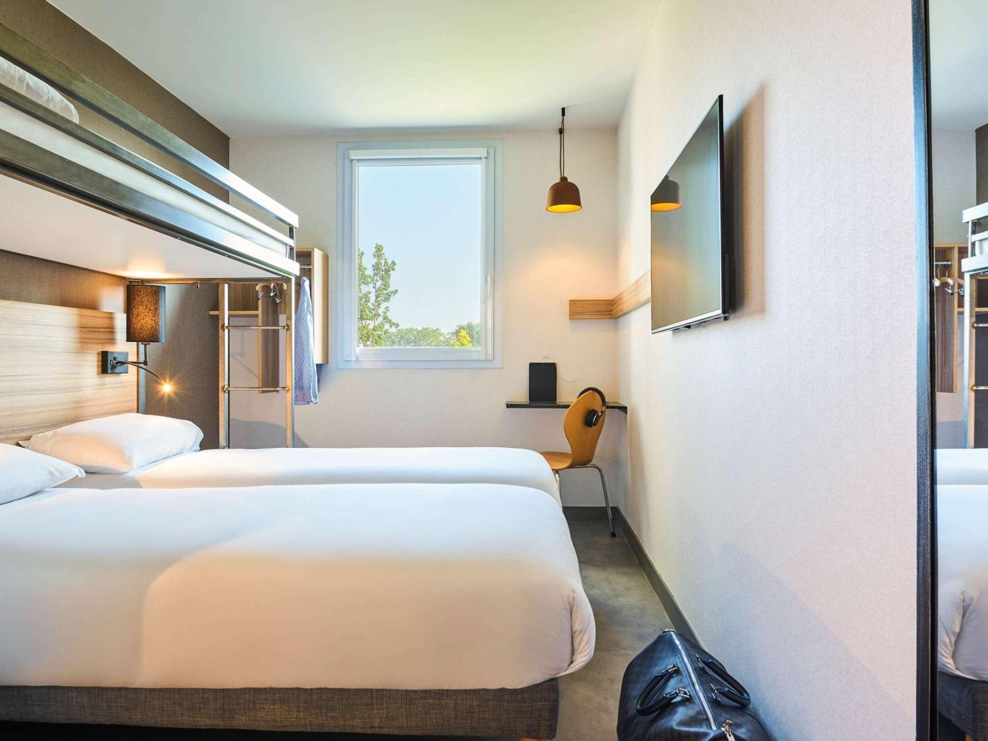 Ibis Budget Paris Porte De La Chapelle - Arena Екстериор снимка