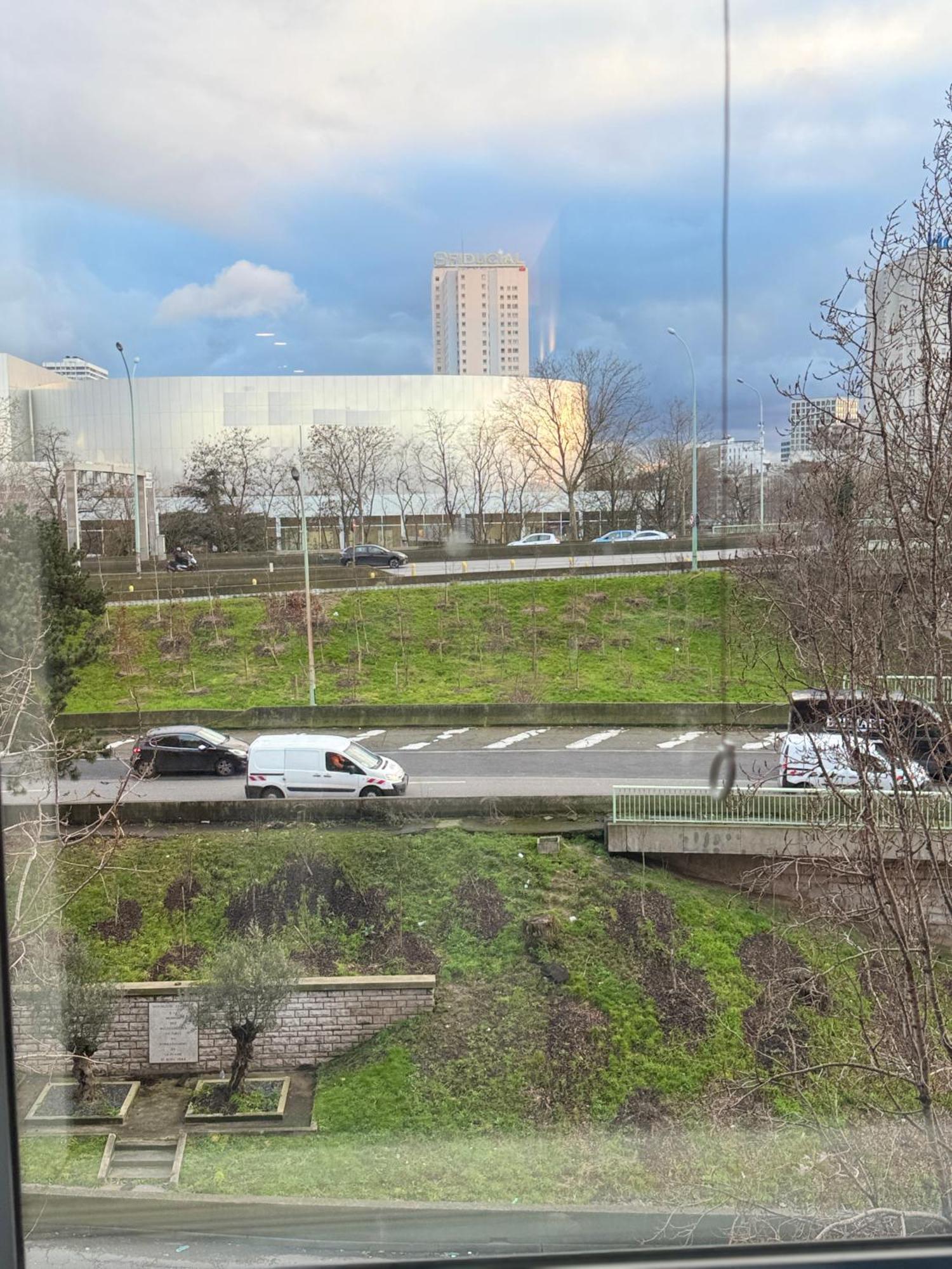 Ibis Budget Paris Porte De La Chapelle - Arena Екстериор снимка